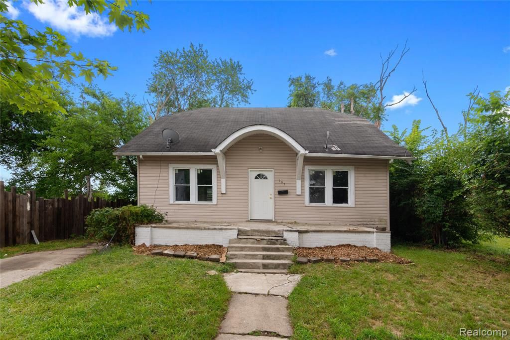 195 W Greendale, Highland Park, MI 48203