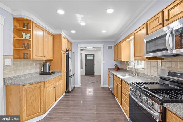 2010 LONGVIEW AVE, Baltimore, MD 21237