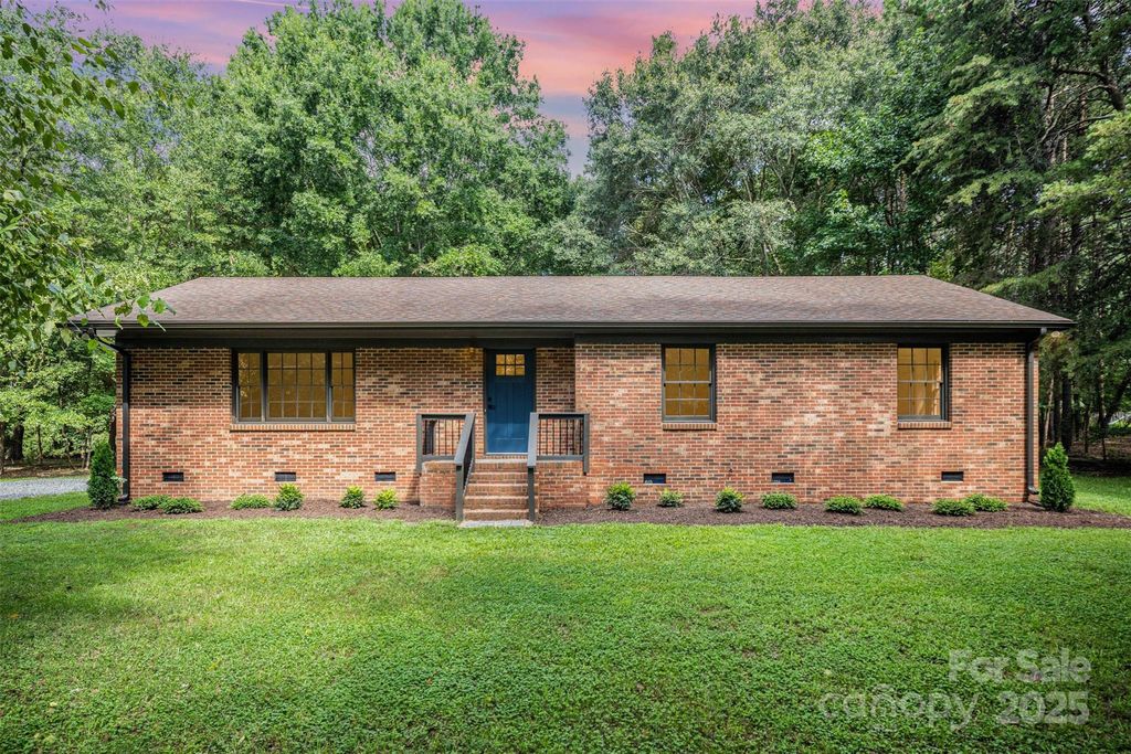 17700 Mckee Road, Charlotte, NC 28278