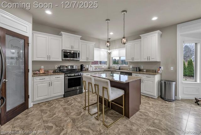 21852 Rio Grande Drive, Macomb, MI 48044