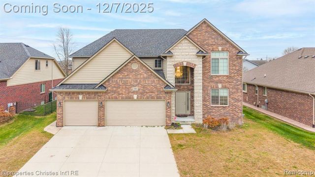 21852 Rio Grande Drive, Macomb, MI 48044