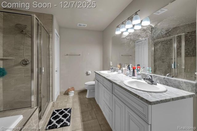 21852 Rio Grande Drive, Macomb, MI 48044