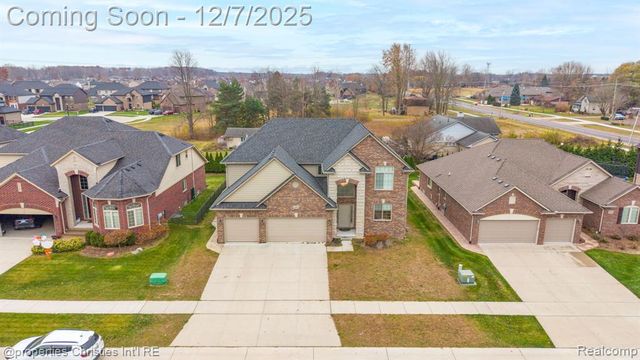 21852 Rio Grande Drive, Macomb, MI 48044
