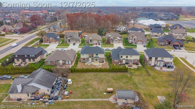 21852 Rio Grande Drive, Macomb, MI 48044