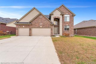 21852 Rio Grande Drive, Macomb, MI 48044