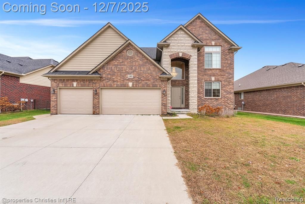 21852 Rio Grande Drive, Macomb, MI 48044