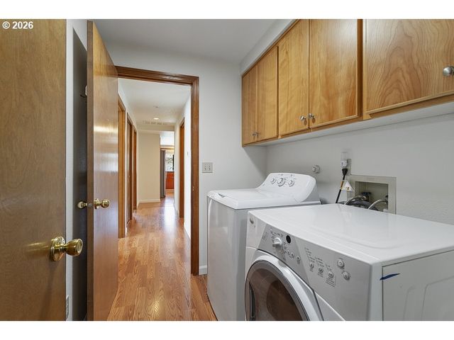 15638 Ne RUSSELL Pl, Portland, OR 97230