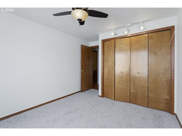 15638 Ne RUSSELL Pl, Portland, OR 97230