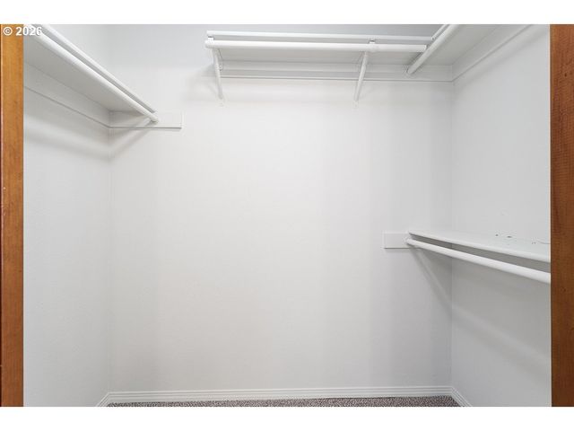 15638 Ne RUSSELL Pl, Portland, OR 97230