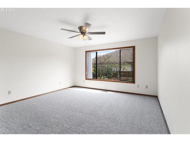 15638 Ne RUSSELL Pl, Portland, OR 97230