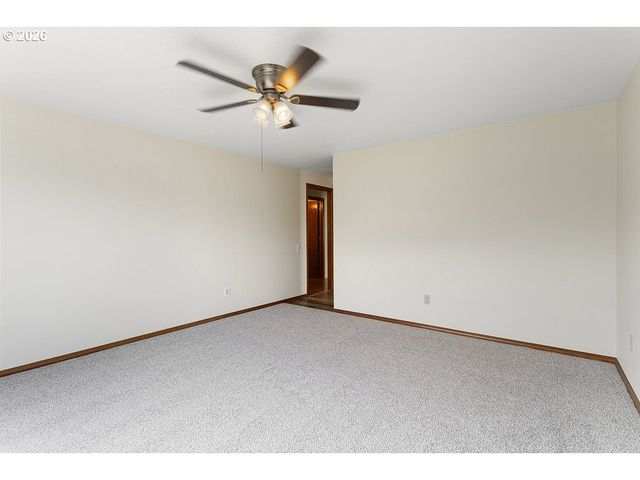 15638 Ne RUSSELL Pl, Portland, OR 97230