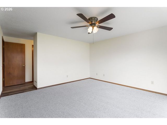 15638 Ne RUSSELL Pl, Portland, OR 97230