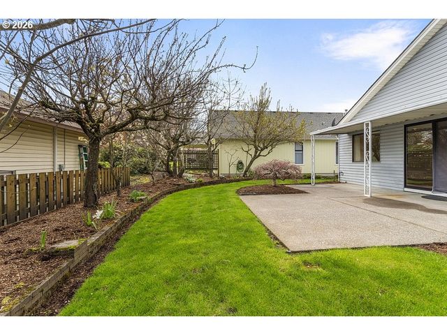 15638 Ne RUSSELL Pl, Portland, OR 97230