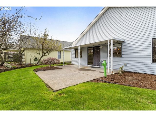 15638 Ne RUSSELL Pl, Portland, OR 97230