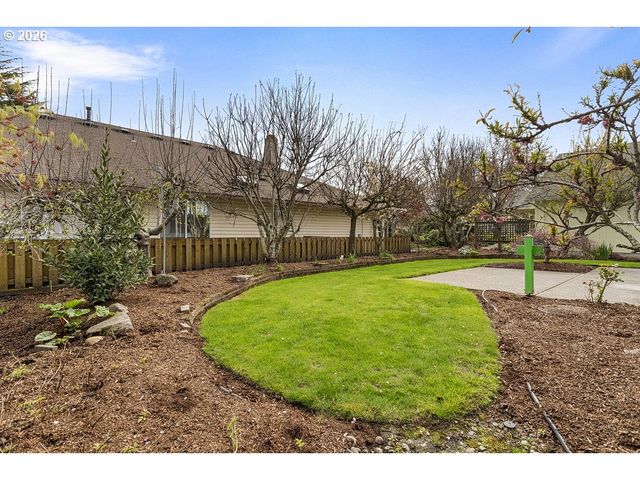 15638 Ne RUSSELL Pl, Portland, OR 97230