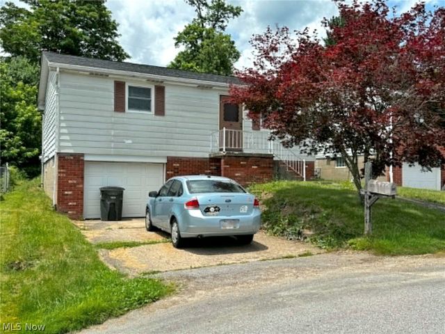 205 Canterbury Boulevard, Steubenville, OH 43952