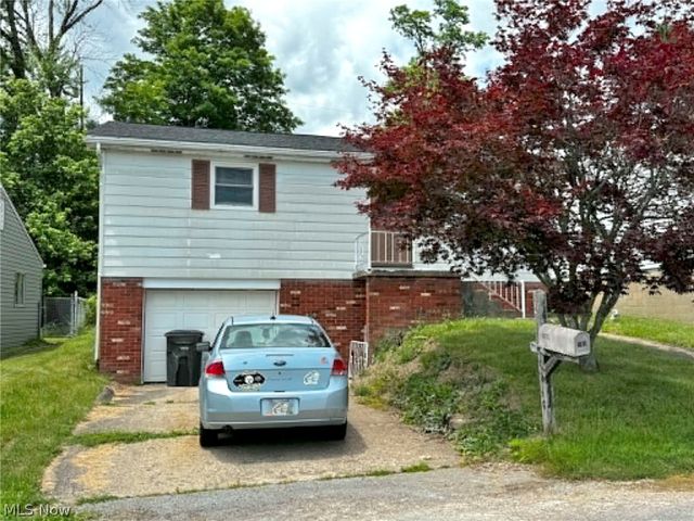 205 Canterbury Boulevard, Steubenville, OH 43952