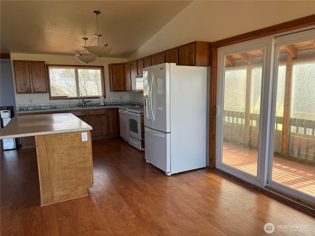 30011 G Street, Ocean Park, WA 98640