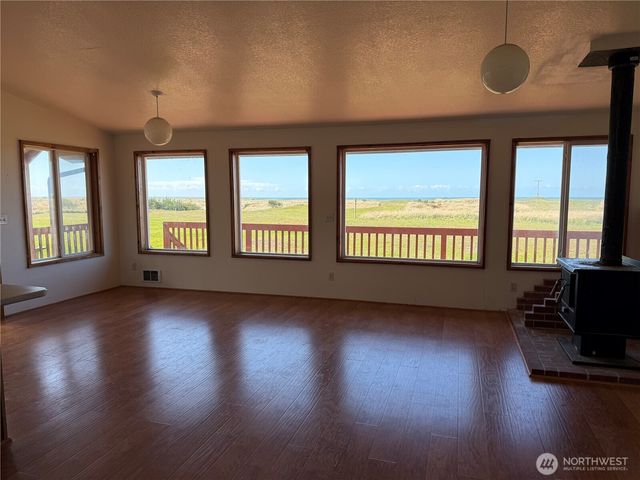 30011 G Street, Ocean Park, WA 98640