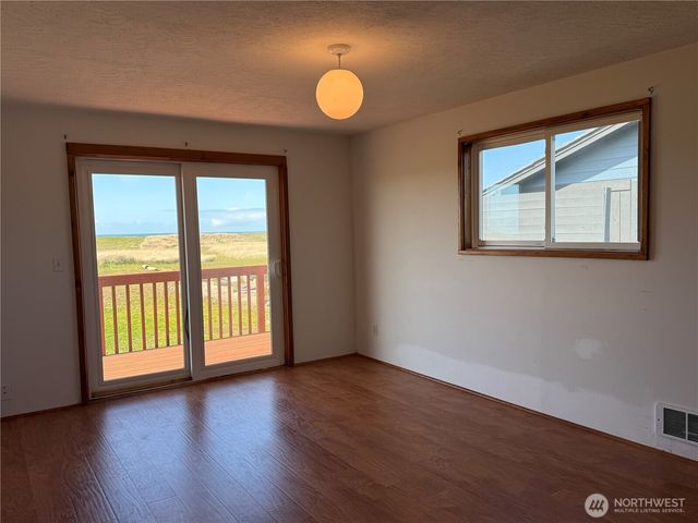 30011 G Street, Ocean Park, WA 98640