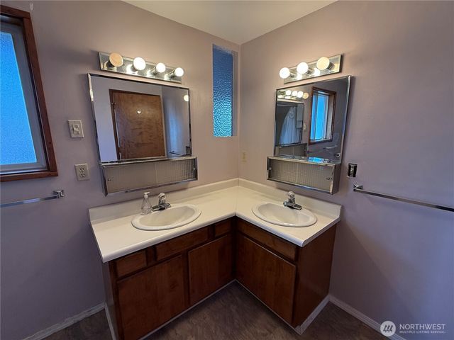 30011 G Street, Ocean Park, WA 98640