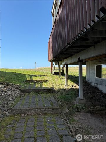 30011 G Street, Ocean Park, WA 98640