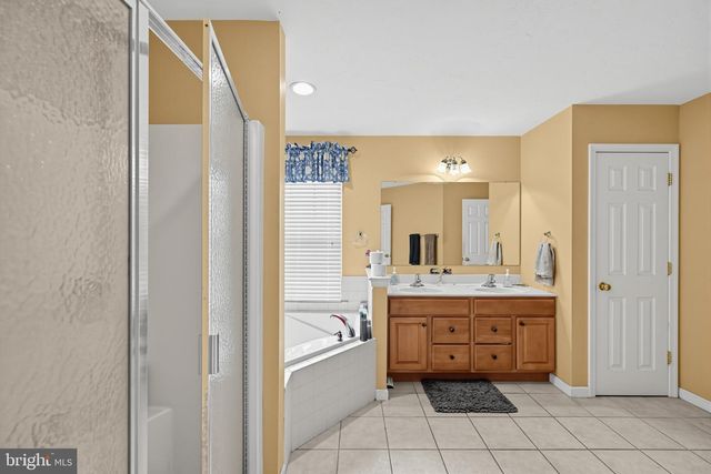 52 QUARTZ RIDGE DR, York, PA 17408