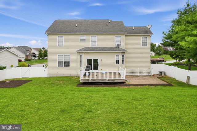52 QUARTZ RIDGE DR, York, PA 17408