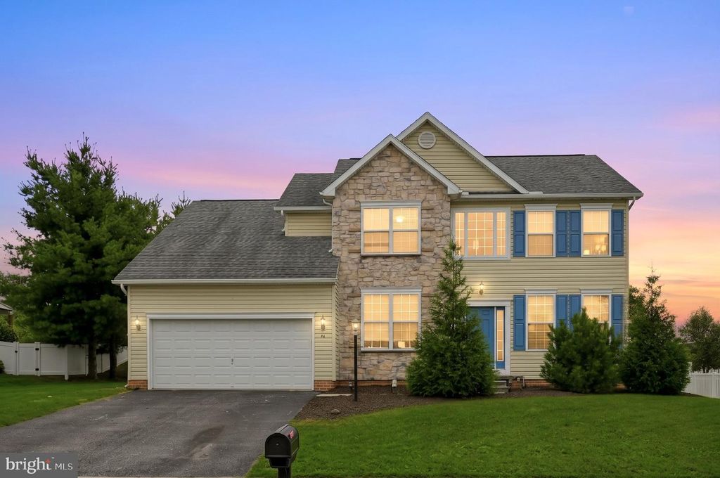 52 QUARTZ RIDGE DR, York, PA 17408