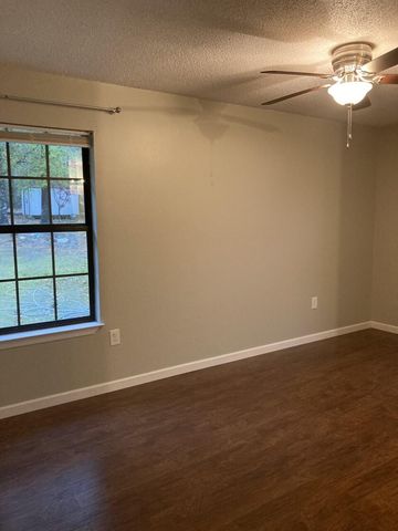 285 Willow Avenue, Freeport, FL 32439