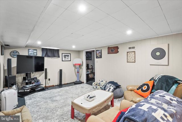 604 BELMONT AVE, Reading, PA 19605