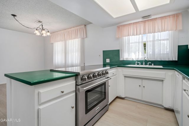43037 50th Street West, Quartz Hill, CA 93536