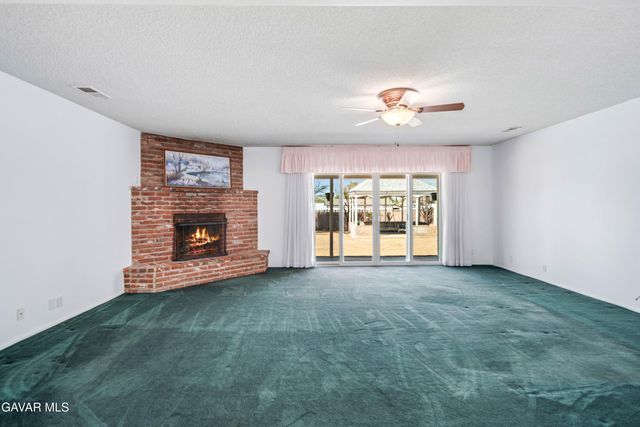 43037 50th Street West, Quartz Hill, CA 93536