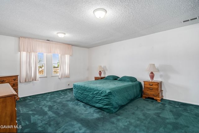 43037 50th Street West, Quartz Hill, CA 93536
