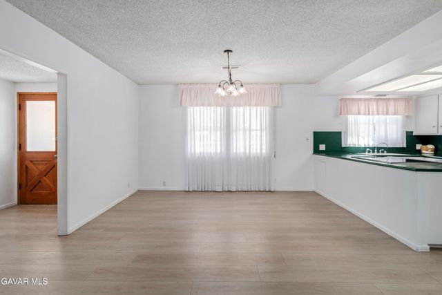 43037 50th Street West, Quartz Hill, CA 93536