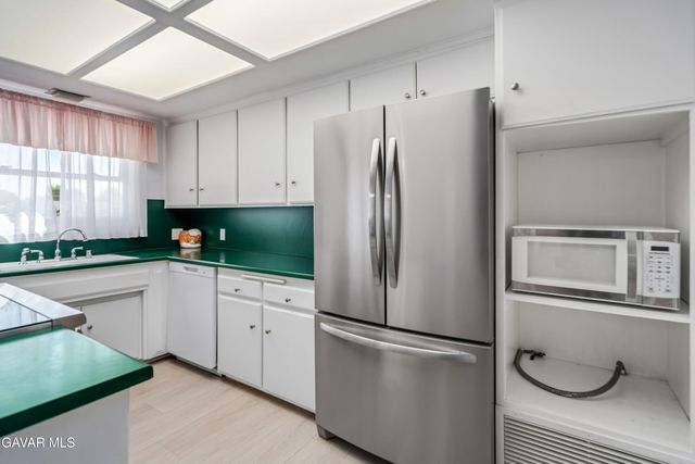 43037 50th Street West, Quartz Hill, CA 93536