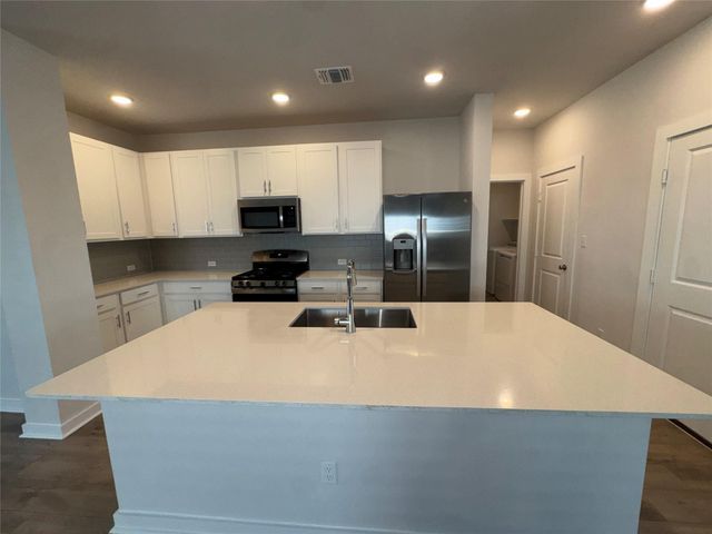 102 Milo DR, Hutto, TX 78634