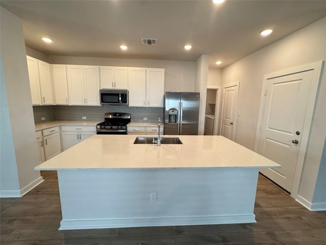 102 Milo DR, Hutto, TX 78634
