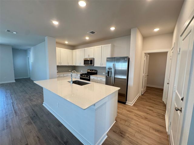 102 Milo DR, Hutto, TX 78634