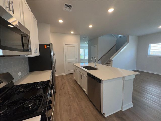 102 Milo DR, Hutto, TX 78634