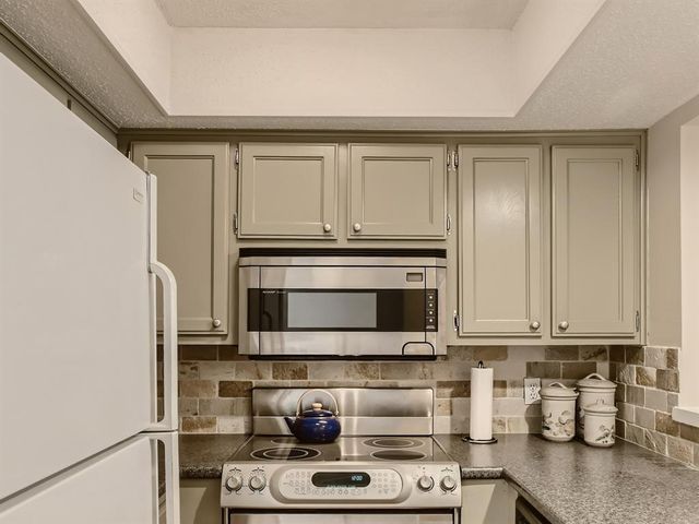 1404 Norwalk LN 213, Austin, TX 78703