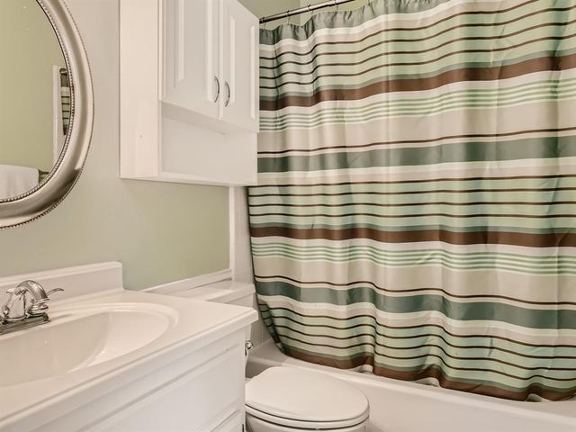 1404 Norwalk LN 213, Austin, TX 78703