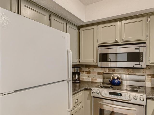 1404 Norwalk LN 213, Austin, TX 78703