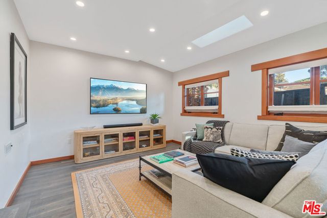 702 Navy Street, Santa Monica, CA 90405