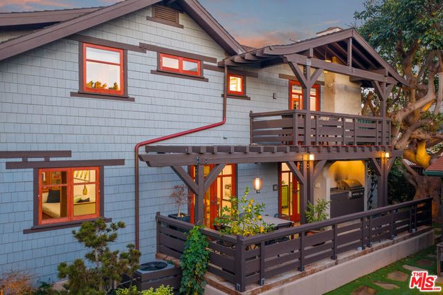 702 Navy Street, Santa Monica, CA 90405
