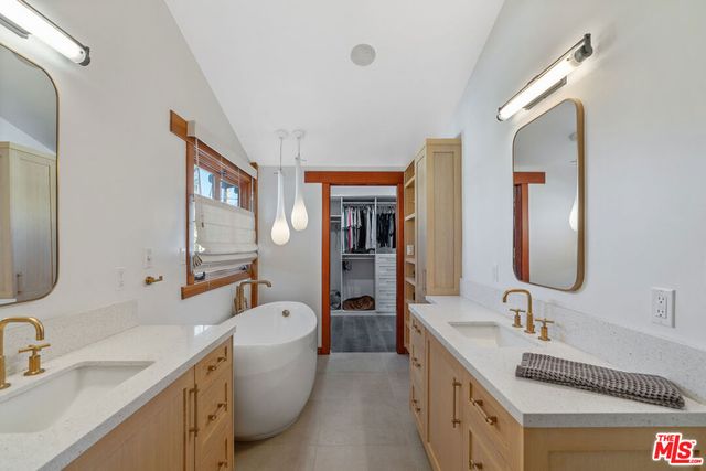 702 Navy Street, Santa Monica, CA 90405