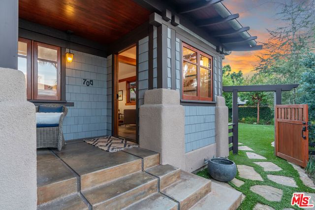 702 Navy Street, Santa Monica, CA 90405