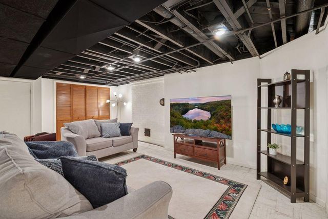 300 E Diamond Lake Road, Minneapolis, MN 55419