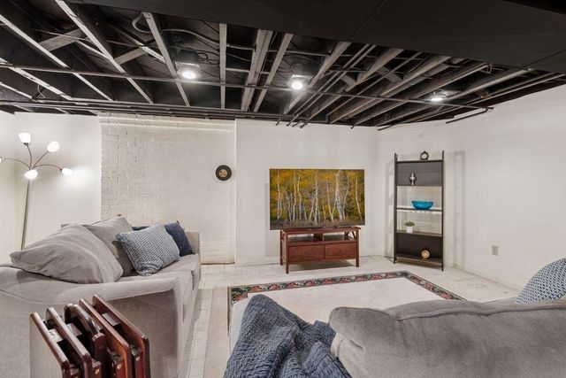 300 E Diamond Lake Road, Minneapolis, MN 55419