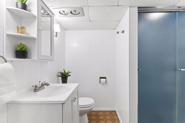 300 E Diamond Lake Road, Minneapolis, MN 55419